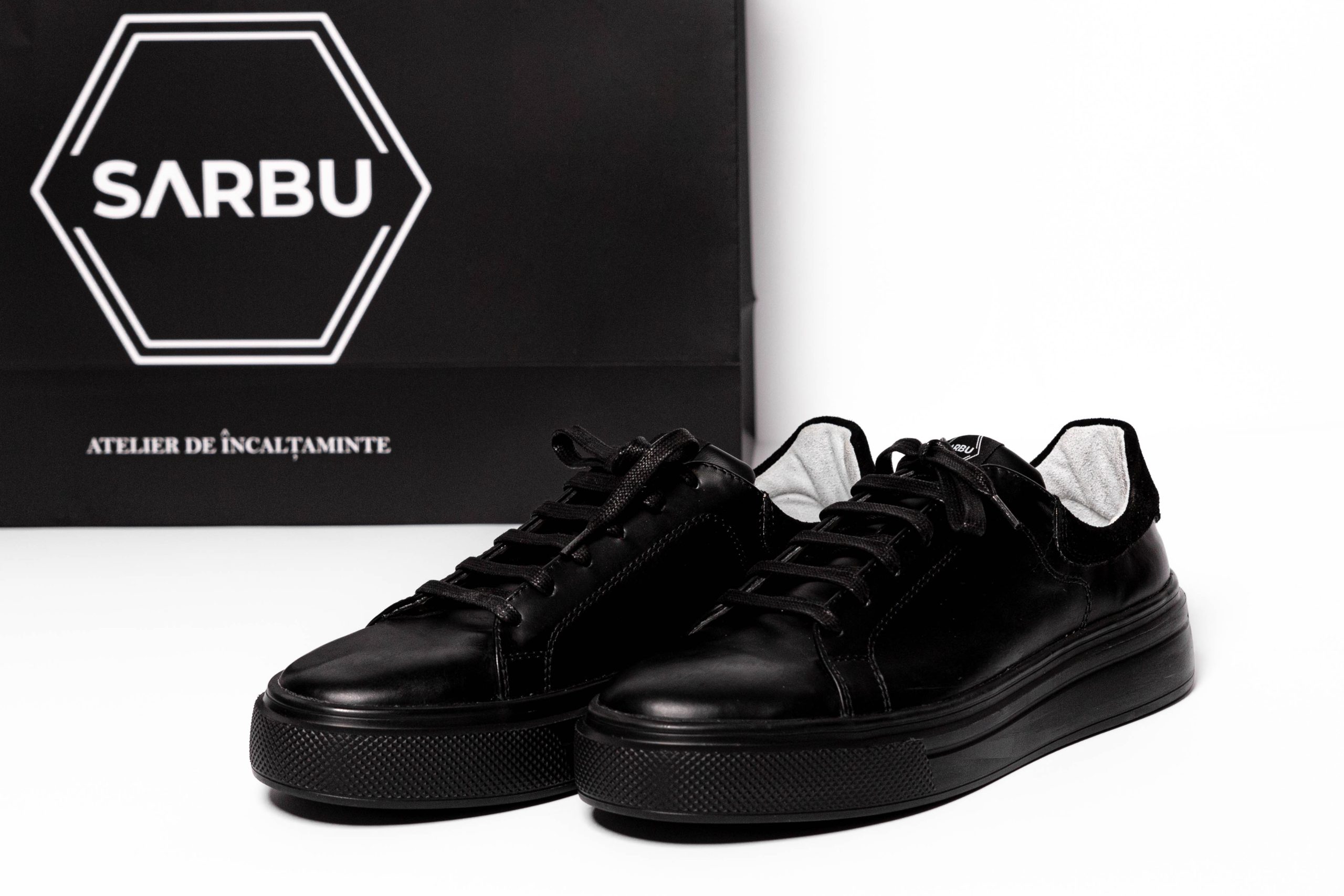 Low sneakers AM100/01