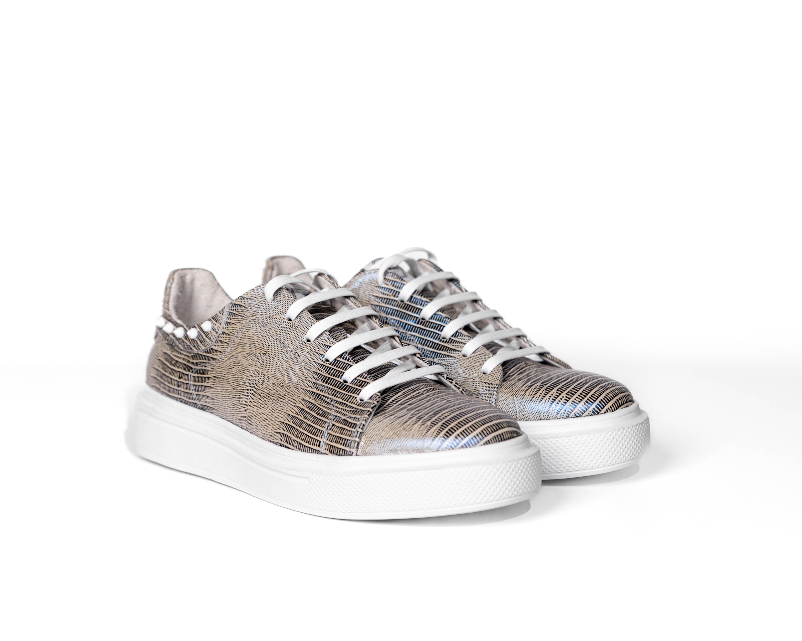 Low sneakers AM102-06
