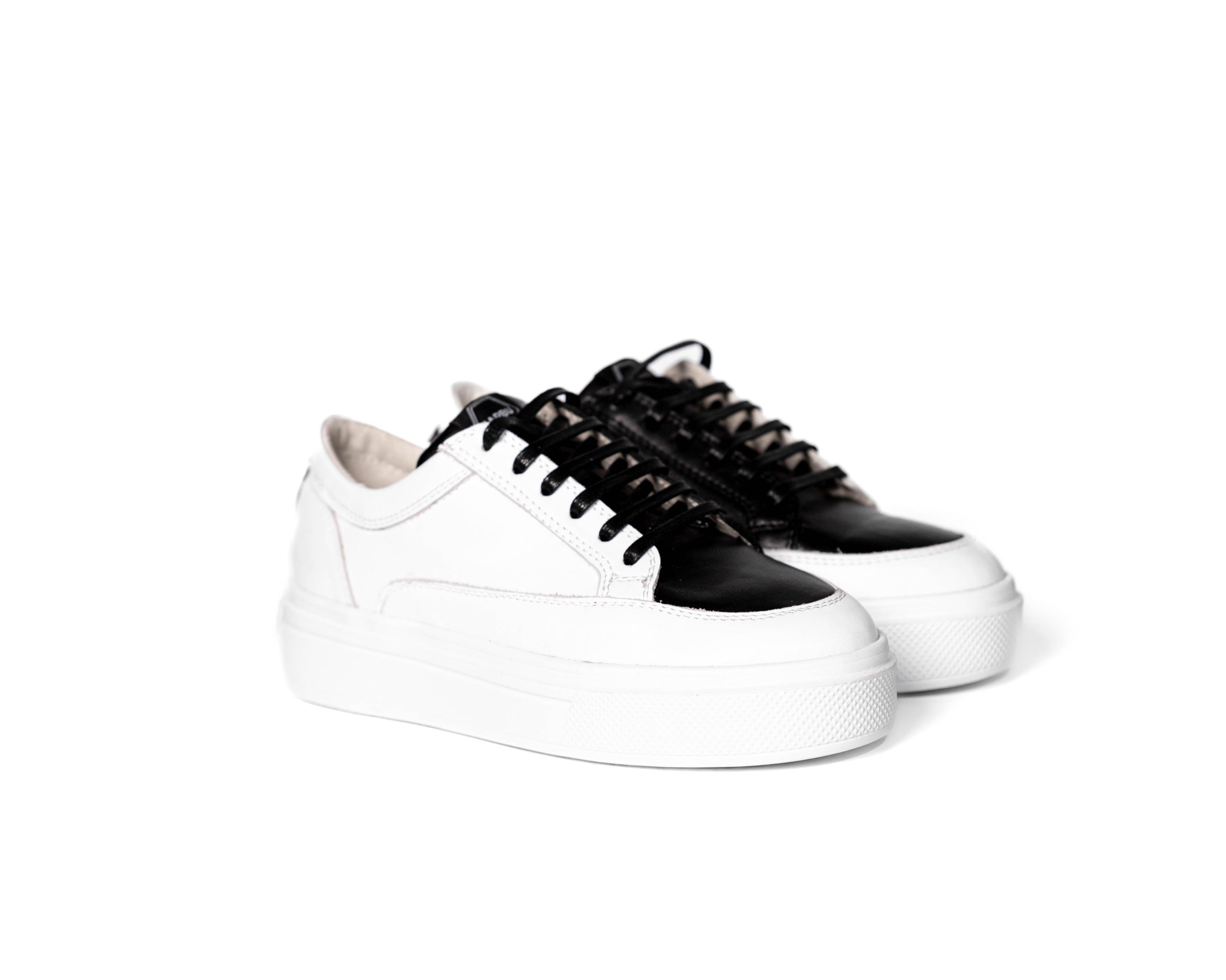 Low sneakers MJ102-01