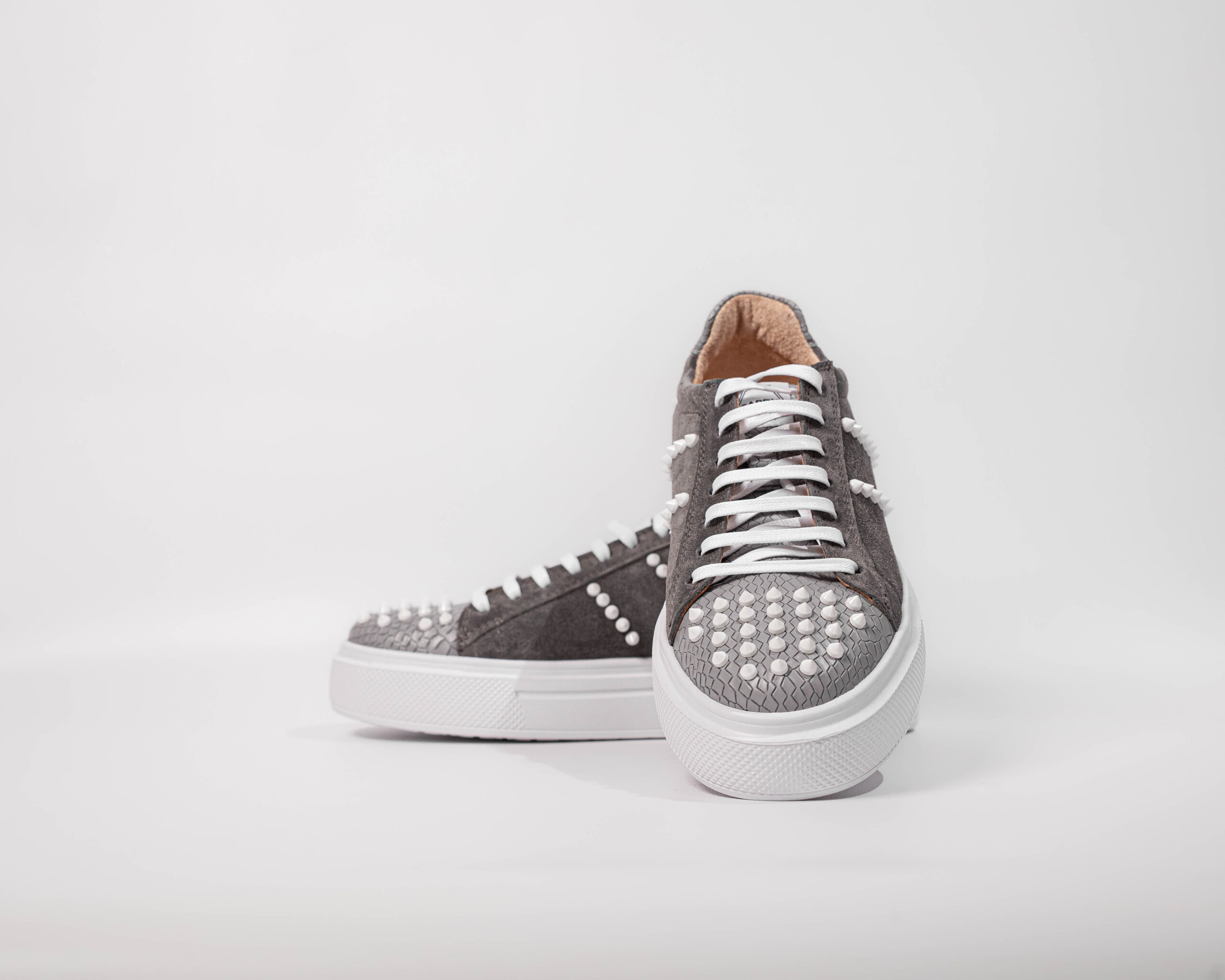 Low sneakers MC102-02